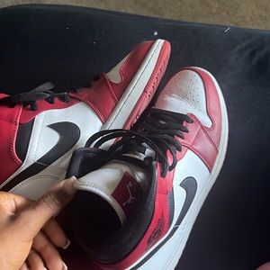 only been worn ard 3x